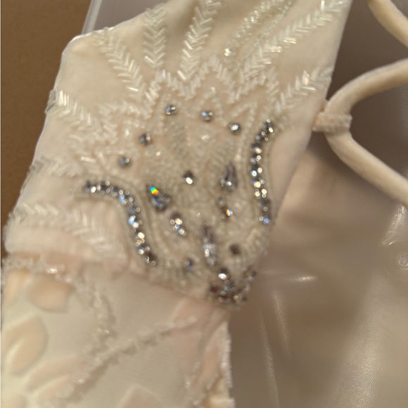 Badgley Mischka Cream Velvet/Silk Gown - Size 8 - Picture 12 of 16